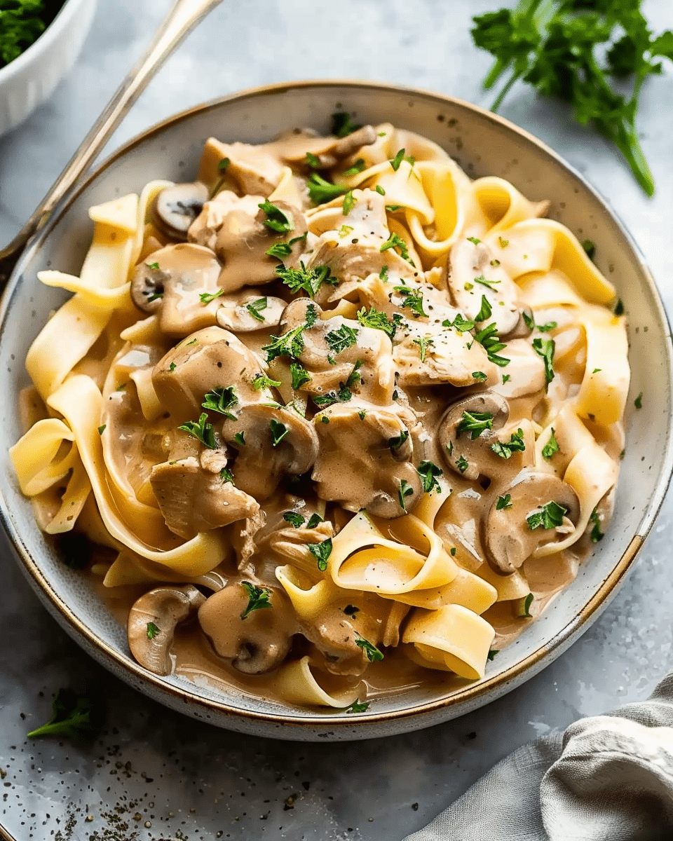 Easy One Pan Chicken Stroganoff